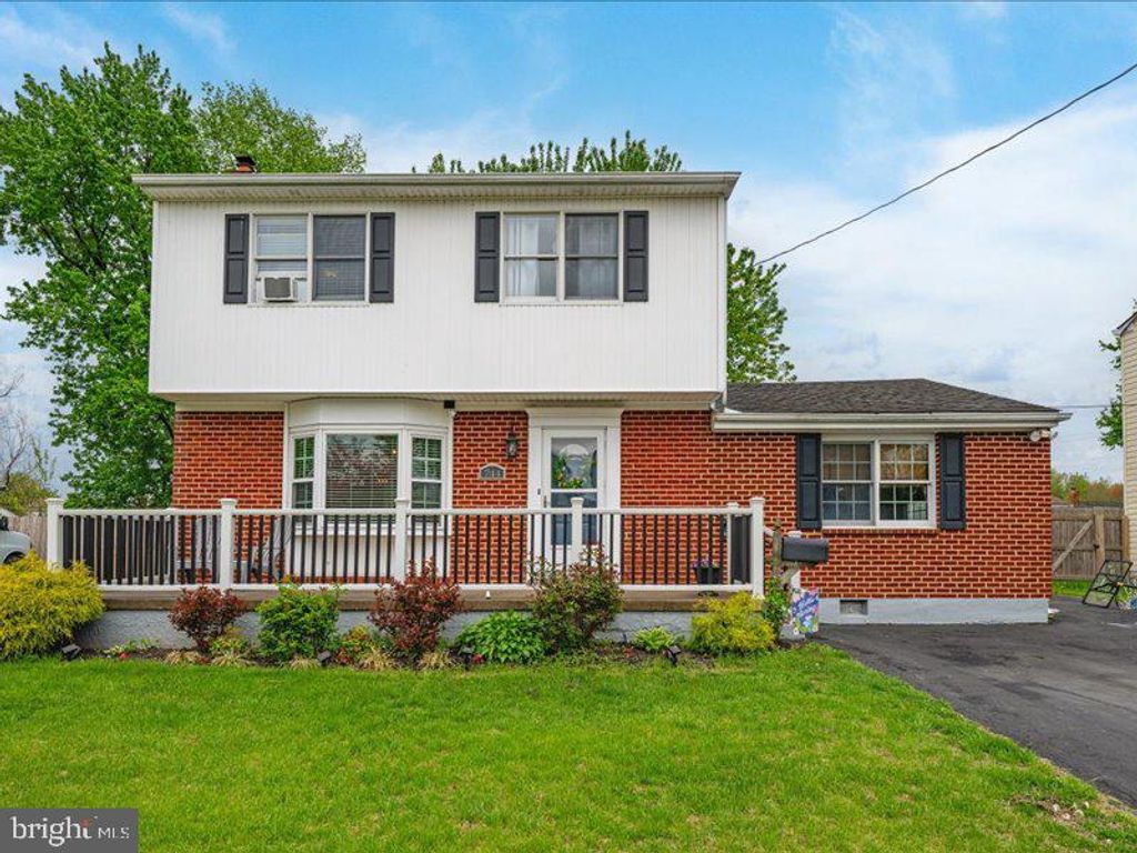 744 W 11TH ST, New Castle, DE 19720