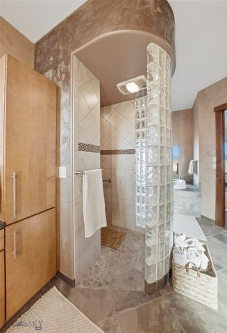 9670 Prairie Rd, Manhattan, MT 59741