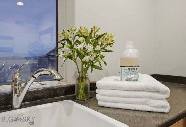 9670 Prairie Rd, Manhattan, MT 59741