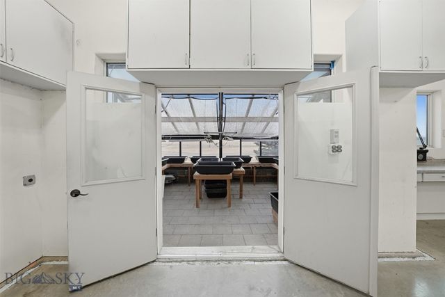 9670 Prairie Rd, Manhattan, MT 59741