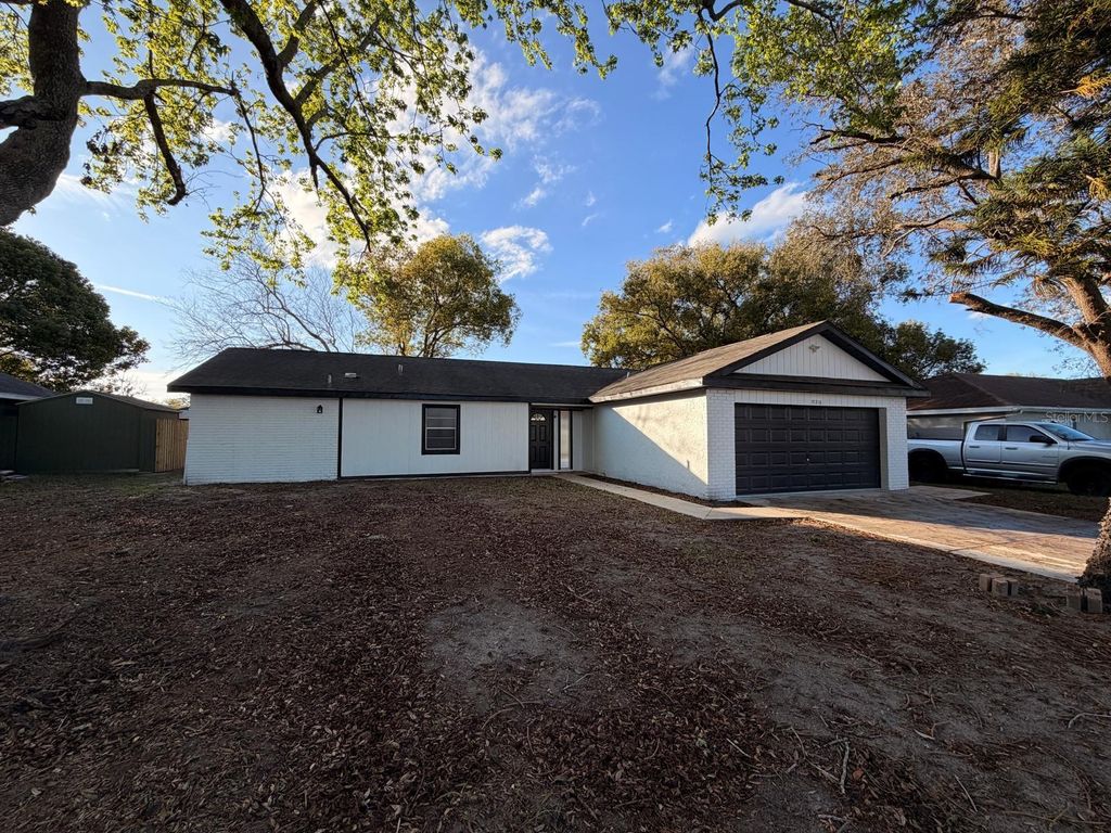 Image 3 of property listing at 12216 FLORIDA WOODS LANE, Orlando, FL 32824