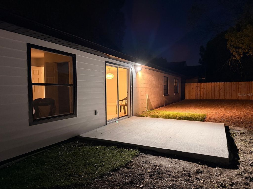 Image 33 of property listing at 12216 FLORIDA WOODS LANE, Orlando, FL 32824