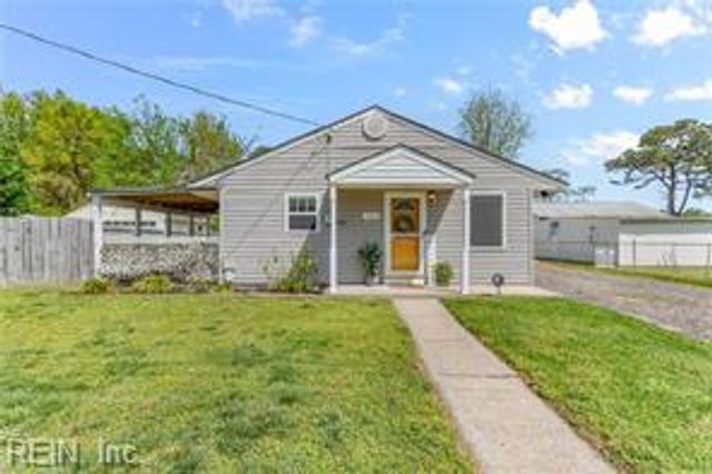 2402 Sunset DR, Chesapeake, VA 23323