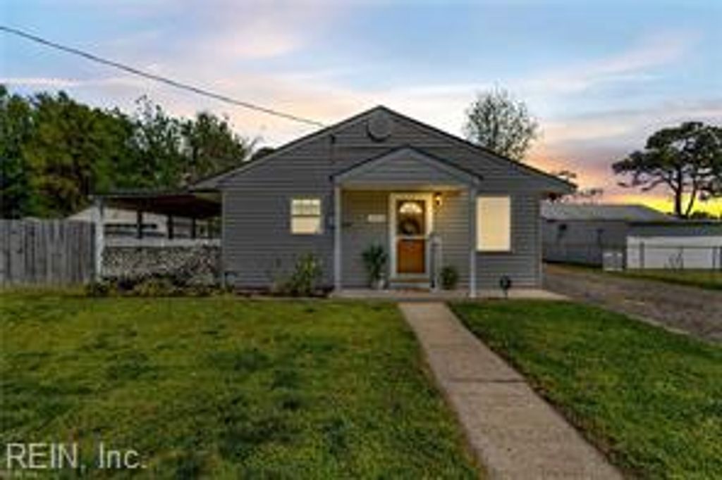 2402 Sunset DR, Chesapeake, VA 23323