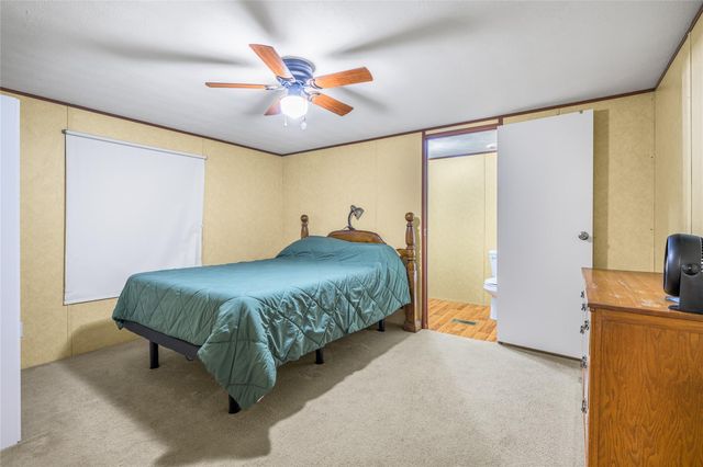 3940 Davis Road, Muldoon, TX 78949