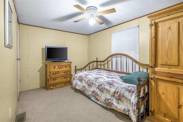 3940 Davis Road, Muldoon, TX 78949
