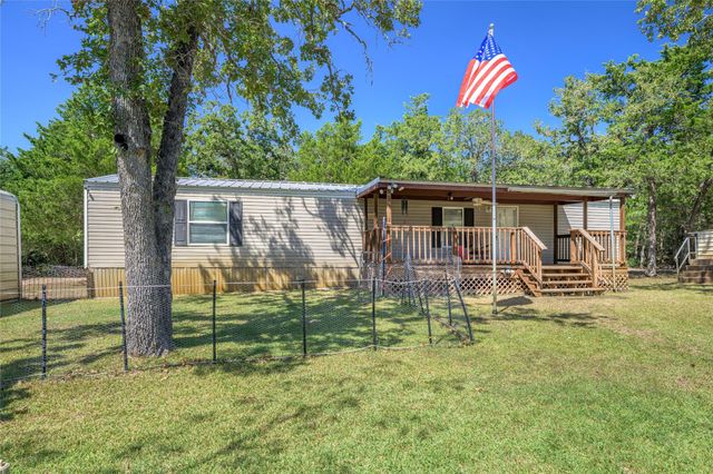 3940 Davis Road, Muldoon, TX 78949