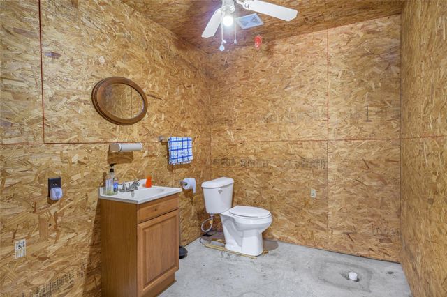 3940 Davis Road, Muldoon, TX 78949