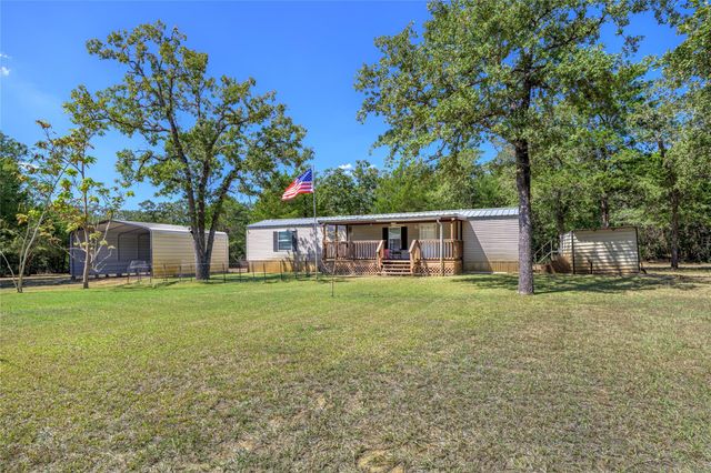3940 Davis Road, Muldoon, TX 78949
