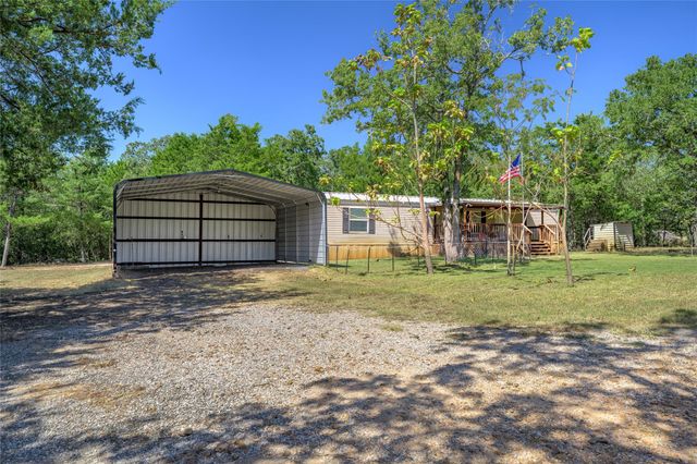 3940 Davis Road, Muldoon, TX 78949