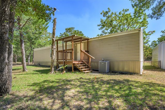 3940 Davis Road, Muldoon, TX 78949