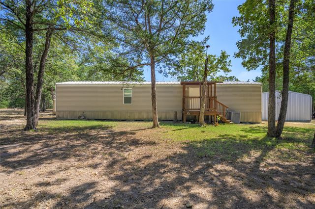 3940 Davis Road, Muldoon, TX 78949