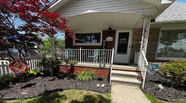 15854 Englewood Avenue, Allen Park, MI 48101