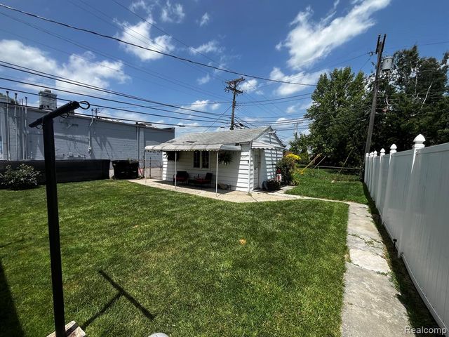 15854 Englewood Avenue, Allen Park, MI 48101