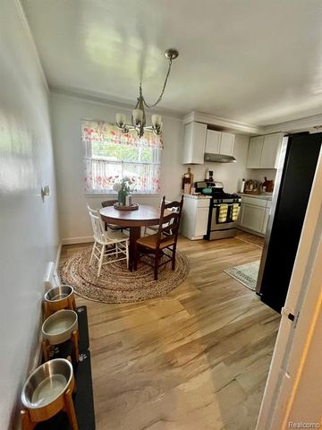 15854 Englewood Avenue, Allen Park, MI 48101