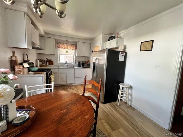 15854 Englewood Avenue, Allen Park, MI 48101