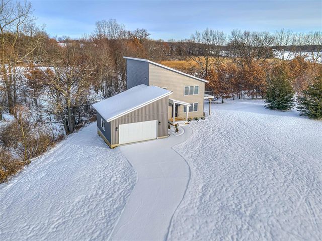 6835 S Price Lake Drive, Jackson, MI 49201