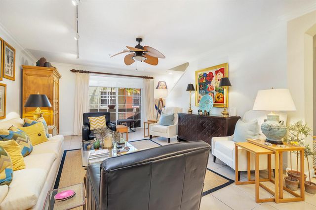 219 N L Street 111, Lake Worth Beach, FL 33460