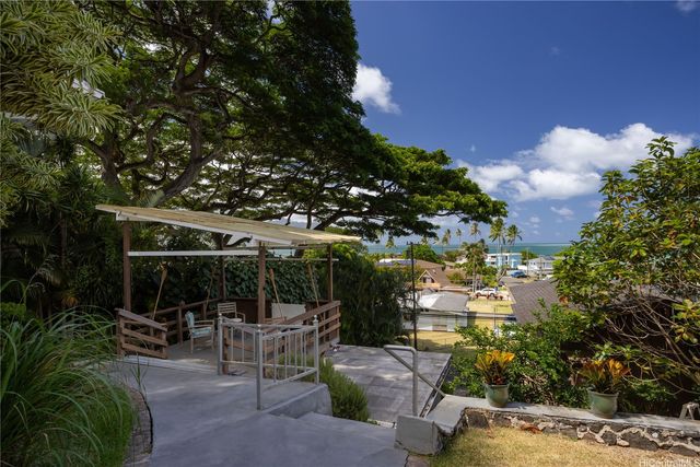 47-220 Kamehameha Highway, Kaneohe, HI 96744