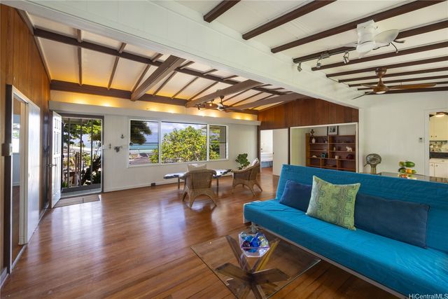 47-220 Kamehameha Highway, Kaneohe, HI 96744