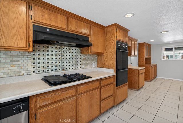 1039 W Avenue J6, Lancaster, CA 93534