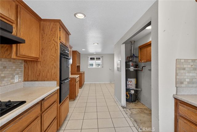 1039 W Avenue J6, Lancaster, CA 93534