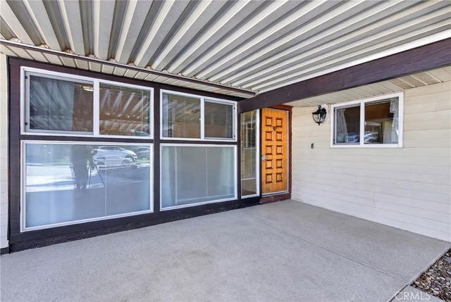 1039 W Avenue J6, Lancaster, CA 93534