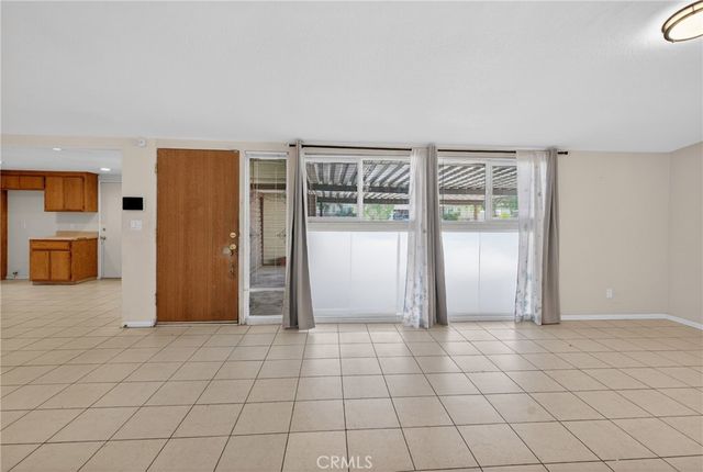 1039 W Avenue J6, Lancaster, CA 93534