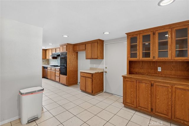 1039 W Avenue J6, Lancaster, CA 93534