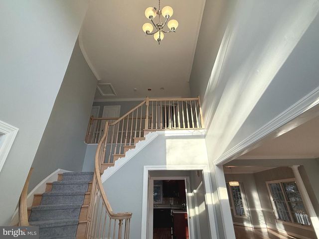 5 NOCTURNE CT, Rockville, MD 20850