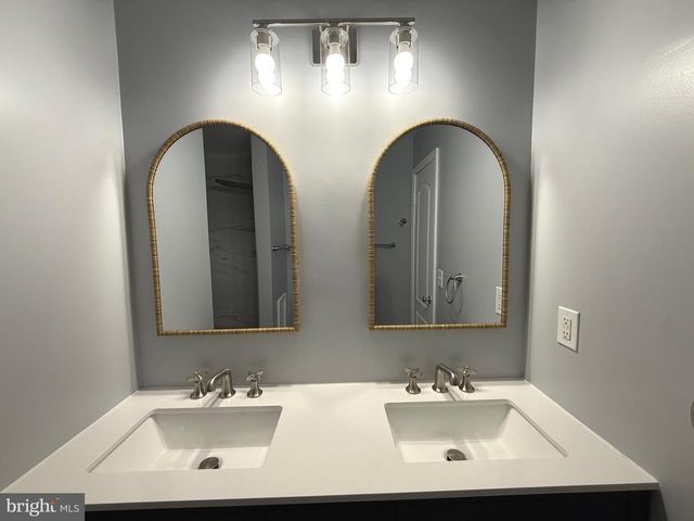 5 NOCTURNE CT, Rockville, MD 20850