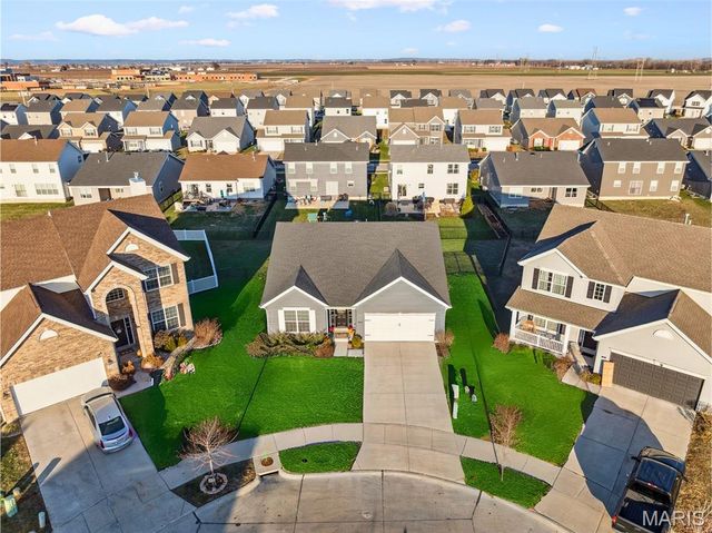 135 Prairie Vista Court, St Charles, MO 63301
