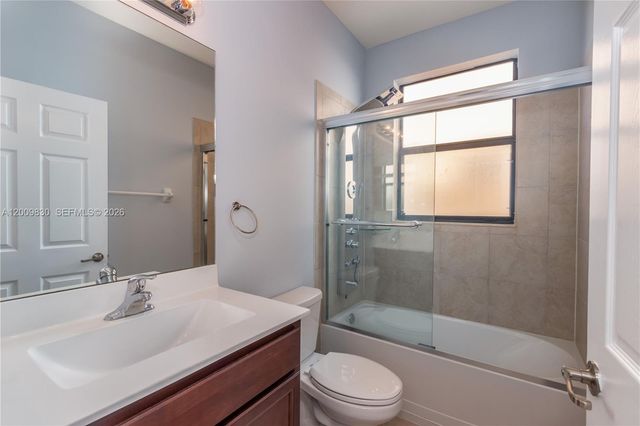 3364 W 103rd Ter, Hialeah, FL 33018