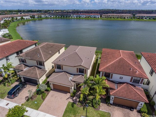 3364 W 103rd Ter, Hialeah, FL 33018