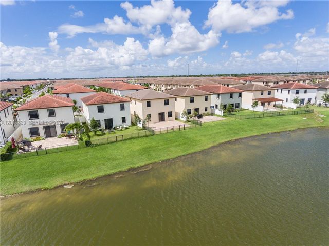 3364 W 103rd Ter, Hialeah, FL 33018