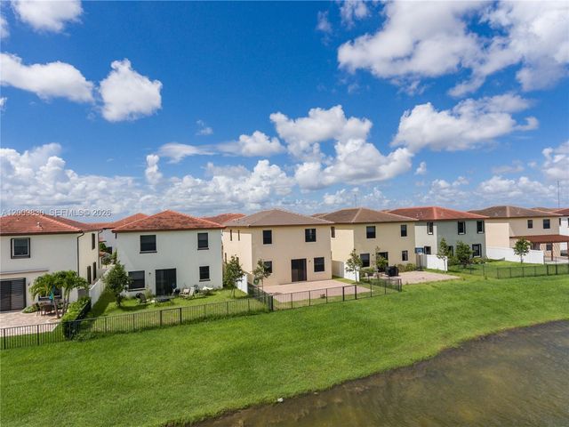 3364 W 103rd Ter, Hialeah, FL 33018