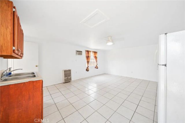 11739 Telechron, Whittier, CA 90605