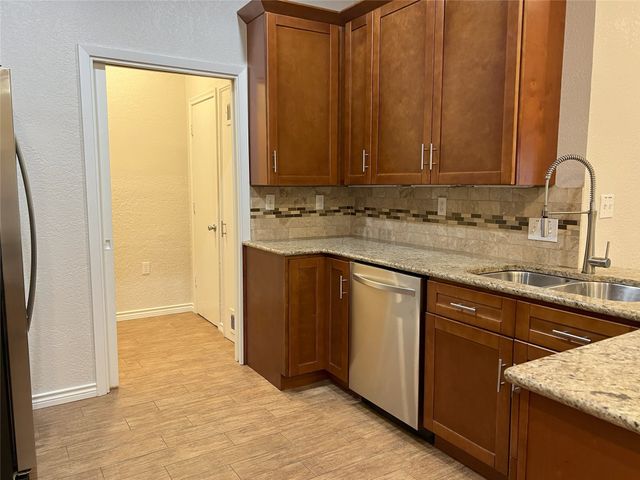 7517 Wellcrest Drive, Dallas, TX 75230