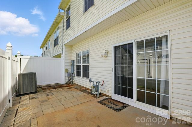 12244 Stratfield Place Circle, Pineville, NC 28134