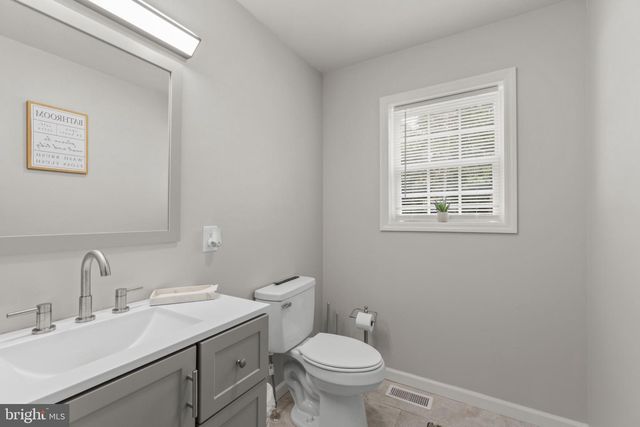 2711 WINSLOW RD, Williamstown, NJ 08094