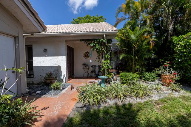 9875 Erica Court, Boca Raton, FL 33496