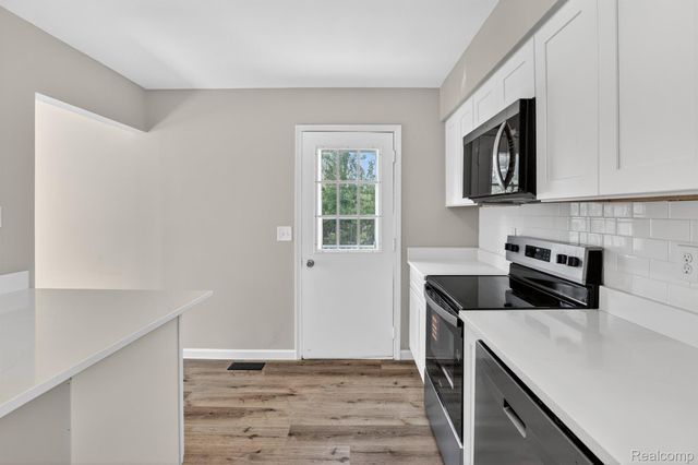1215 N Oak Road, Davison Township, MI 48423