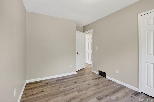 1215 N Oak Road, Davison Township, MI 48423