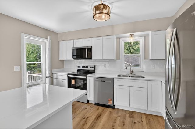 1215 N Oak Road, Davison Township, MI 48423