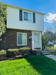 22935 Gary Ln Lane, St Clair Shores, MI 48080