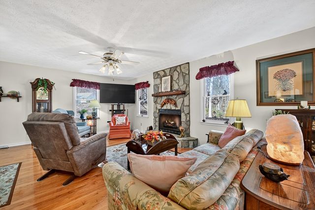 122 Dj Lane, Ellijay, GA 30540