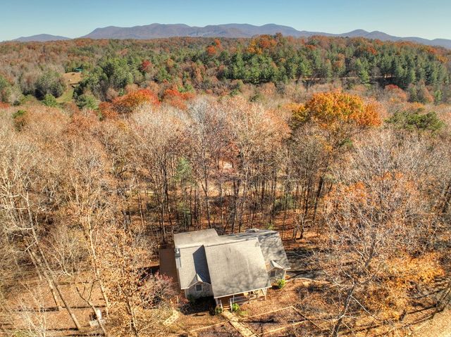 122 Dj Lane, Ellijay, GA 30540