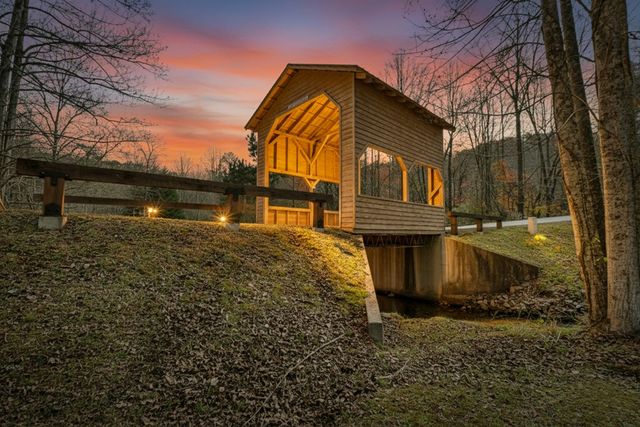 122 Dj Lane, Ellijay, GA 30540