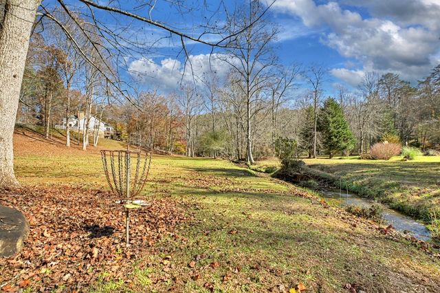 122 Dj Lane, Ellijay, GA 30540