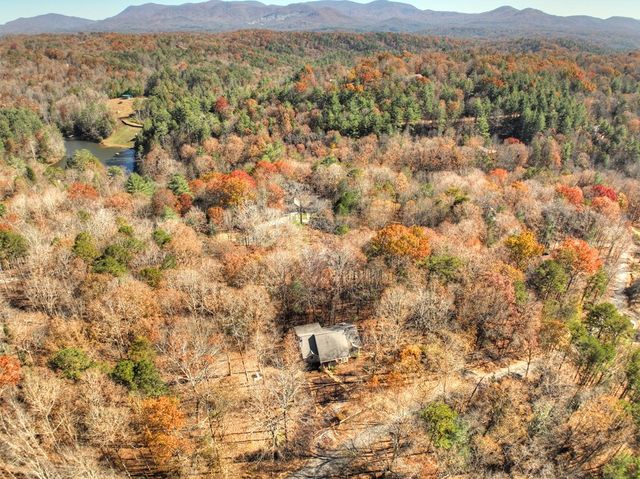 122 Dj Lane, Ellijay, GA 30540
